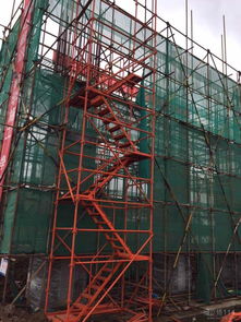 守護(hù)高空作業(yè)的生命線(xiàn) 施工安全爬梯的規(guī)范使用與管理