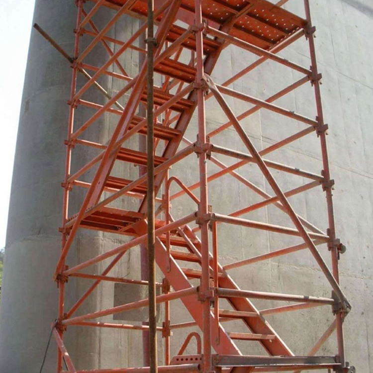 永邦建筑 專業提供掛網式爬梯與75加強型施工安全爬梯，定制化腳手架解決方案